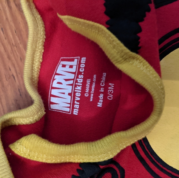 Marvel Onesie 4 Piece Set 0-3months - Picture 3 of 3